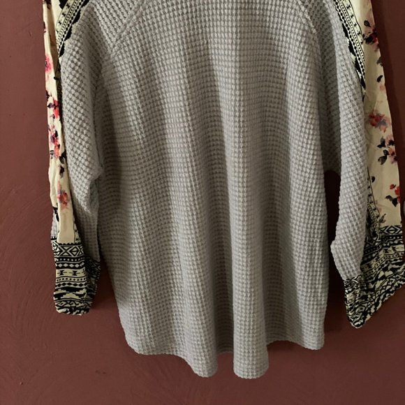 Sweater - Picture 3 of 5